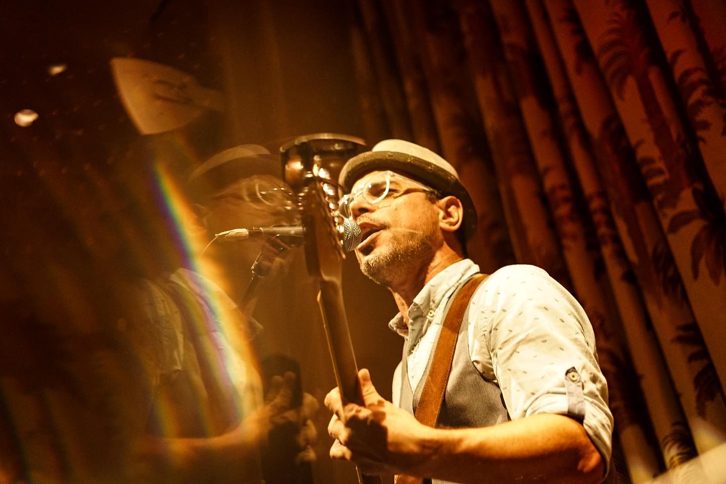 We're thrilled to welcome the internationally acclaimed, multi-talented artist, Javier Garcia this Saturday, July 22nd! Get ready for his soulful sound, a vibrant blend of funk, reggae, world, and Cuban rhythms. This is your chance to experience the work of this gold record artist up close. Tickets in bio. #ZeyZeyMiami #MiamiMusicScene